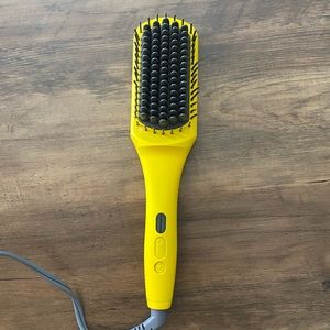 Drybar Brush Crush Heated Straightening Brush